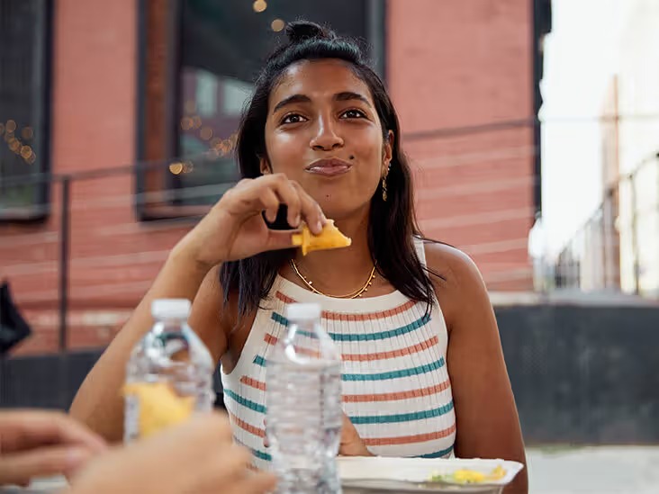 How Many Calories Per Day Does a Woman Need for Healthy Living?