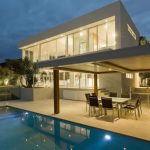 Custom Swimming Pool Construction Ideas for Modern Homes