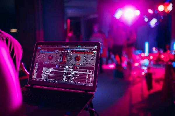 Why Every Couple Should Consider a Local Wedding DJ for Their Reception